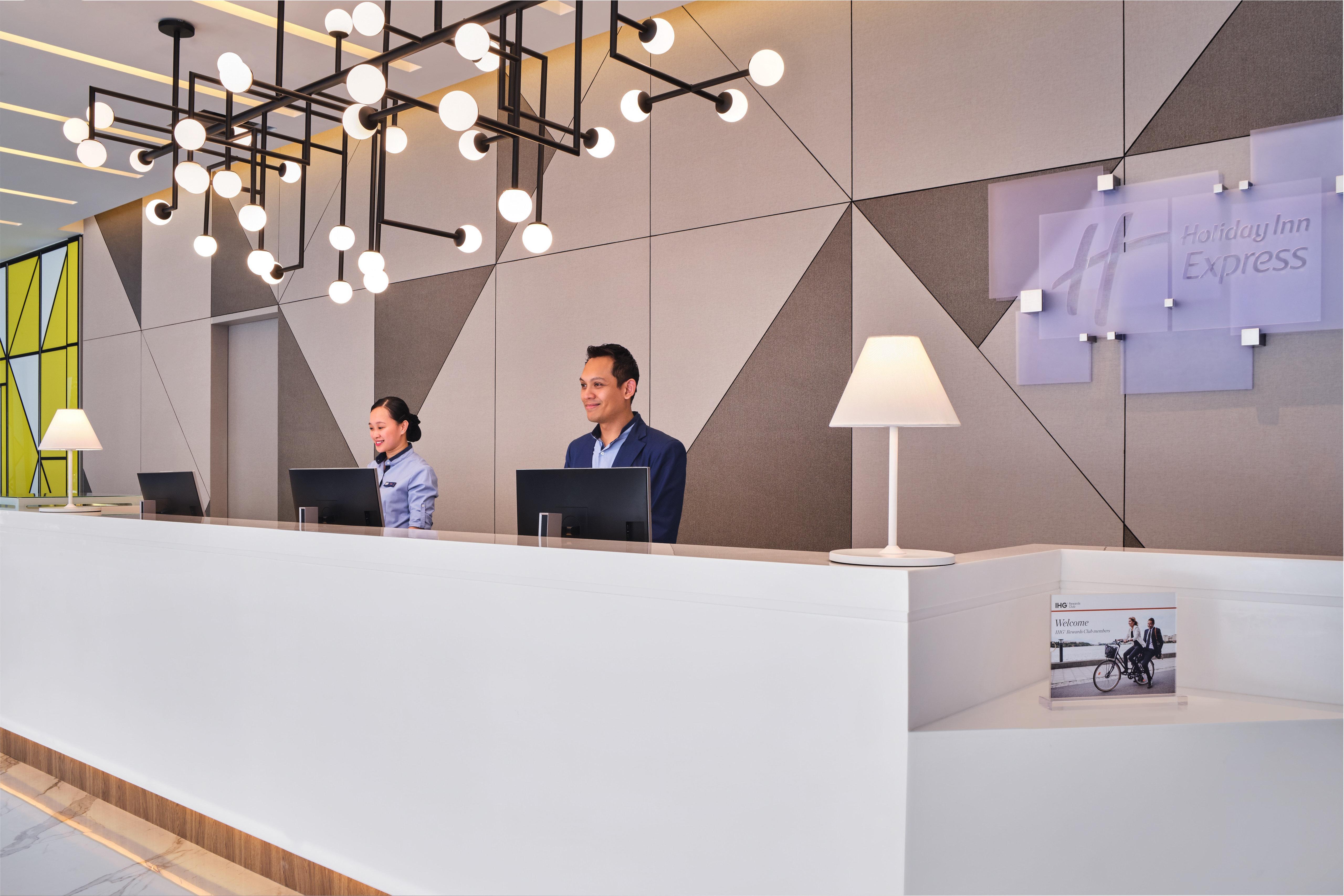 Holiday Inn Express Singapore Serangoon By Ihg Exterior foto
